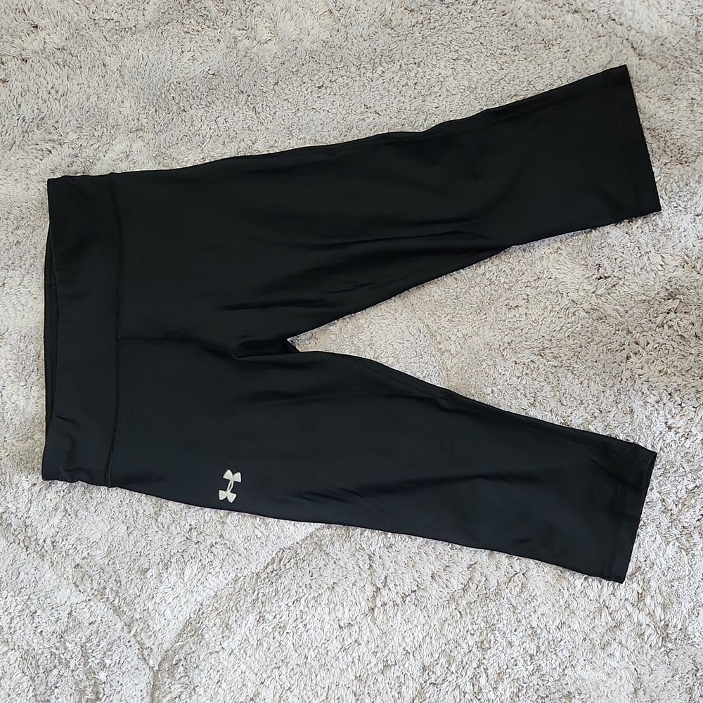 Under Armour athletic capris size medium